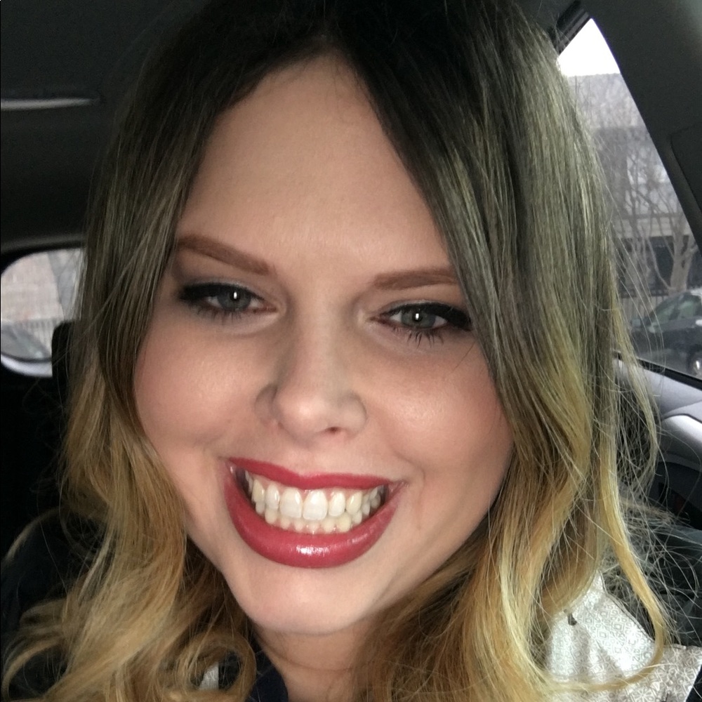 Meet your Posher, Hannah